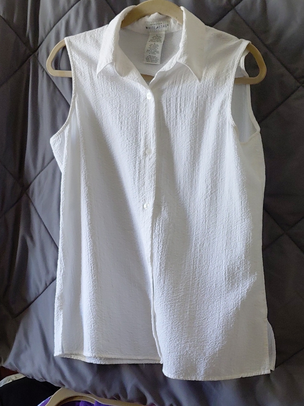 White Stag Sleeveless Textured Button-Front Blouse in White